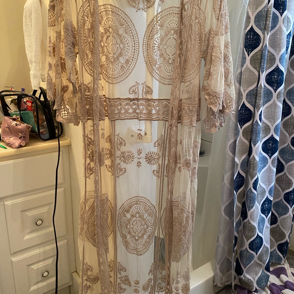 Elegant Lace Kimono Cardigan